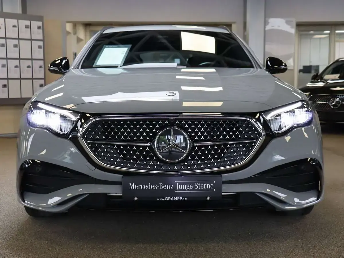 Gebraucht Mercedes E300 Advanced 313 PS (230 kW) 2025 Manufaktur lack manufaktur alp Kombi