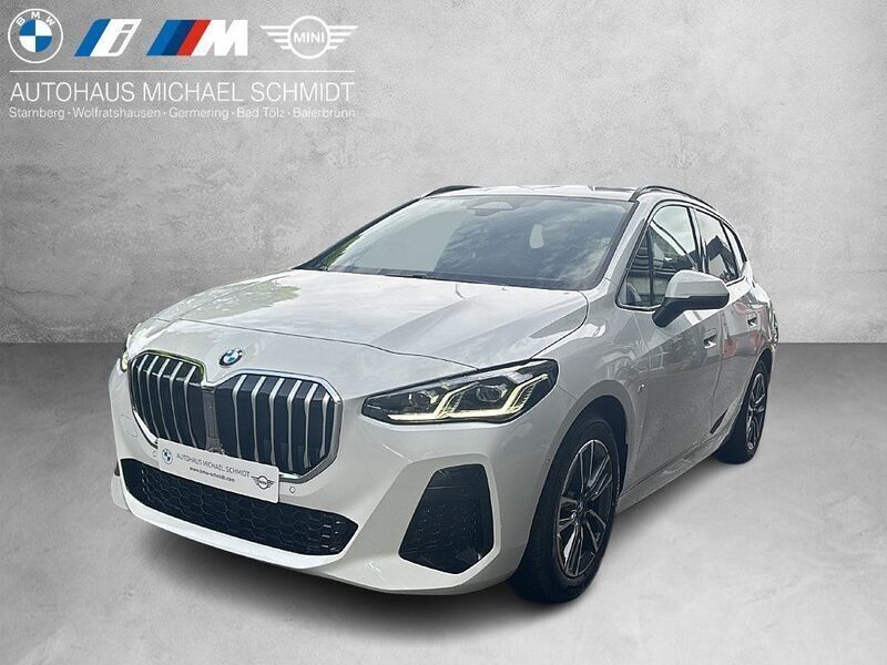 Alpinweiss iii Neu 2025 BMW 220 M Sport Van / Kleinbus | 42.666 € (Guter Preis) - Bild 1/4