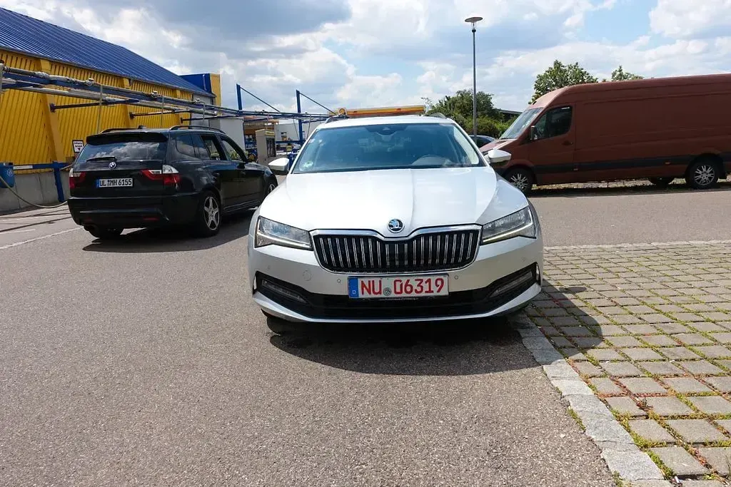 Gebraucht Skoda Superb Ambition 150 PS (110 kW) 2020 Silber Kombi