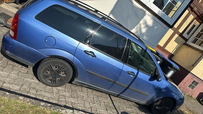 Gebraucht Ford Focus 115 PS (84 kW) 1999 Blau Kombi