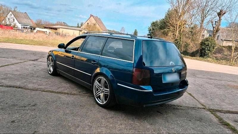 Second-hand VW Passat 180 CP (132 kW) 2004 Albastru Break