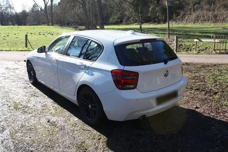 Gebraucht BMW 116 Performance 136 PS (100 kW) 2014 Weiß Kleinwagen