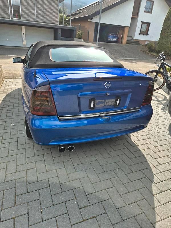 Gebraucht Opel Astra Cabriolet Edition 147 PS (108 kW) 2002 Blau Cabrio