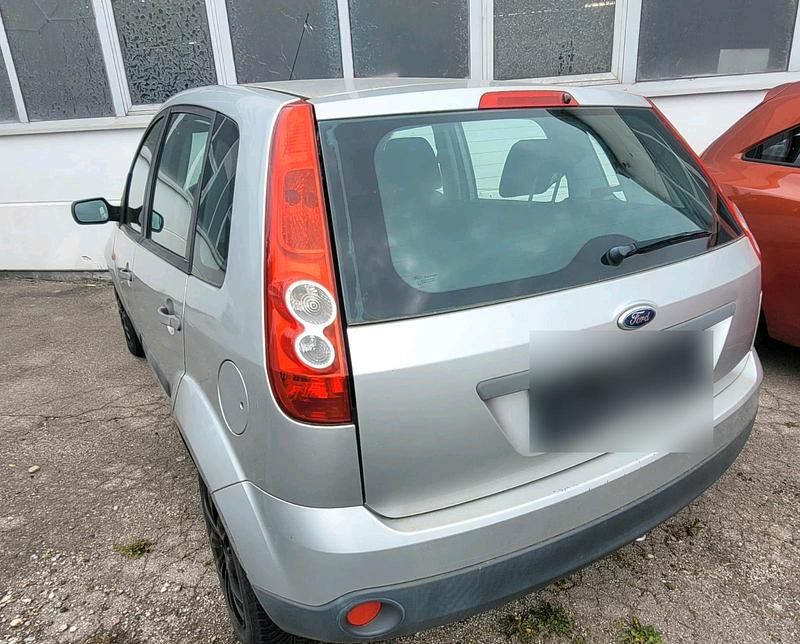 Gebraucht Ford Fiesta 60 PS (44 kW) 2006 Silber Kleinwagen