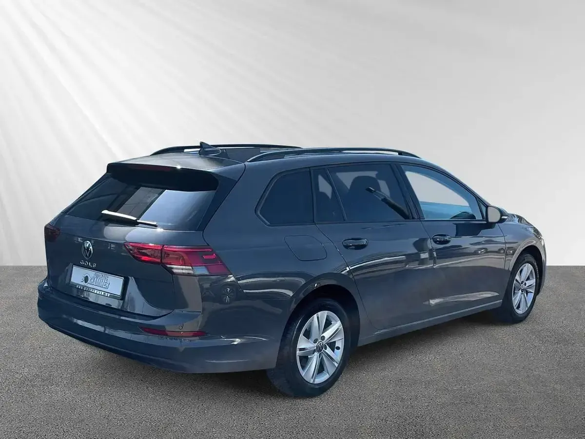 Gebraucht VW Golf VII Life 150 PS (110 kW) 2021 Delfingrau metallic Kleinwagen