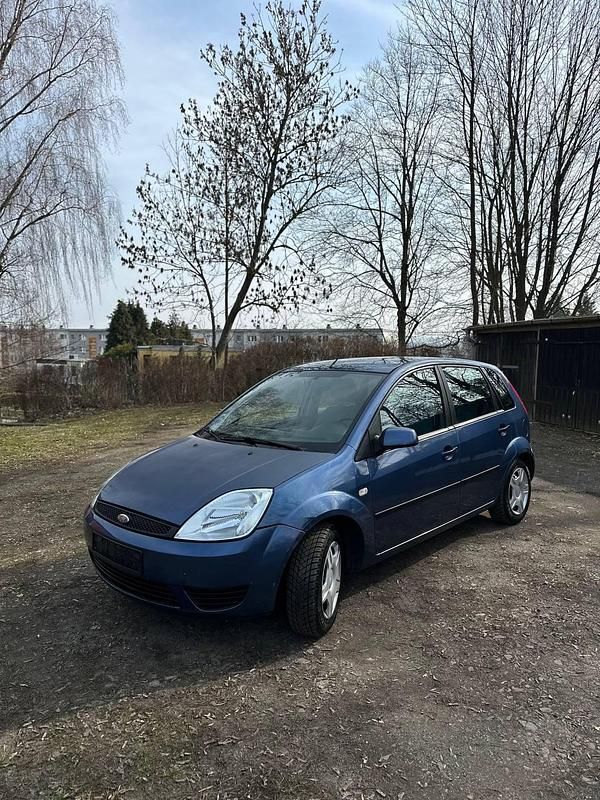 Gebraucht Ford Fiesta 80 PS (58 kW) 2005 Blau Kleinwagen