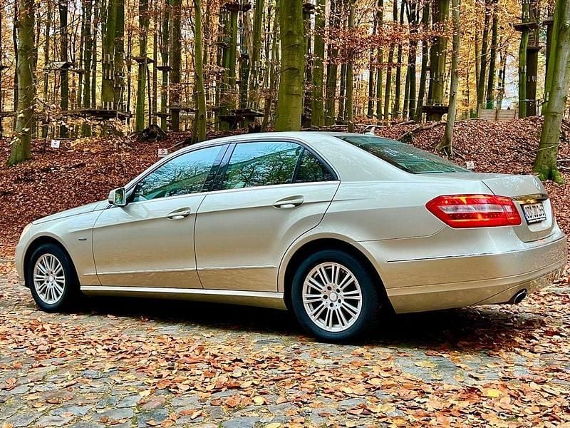 Gebraucht Mercedes E250 Elegance 204 PS (150 kW) 2009 Silber Limousine