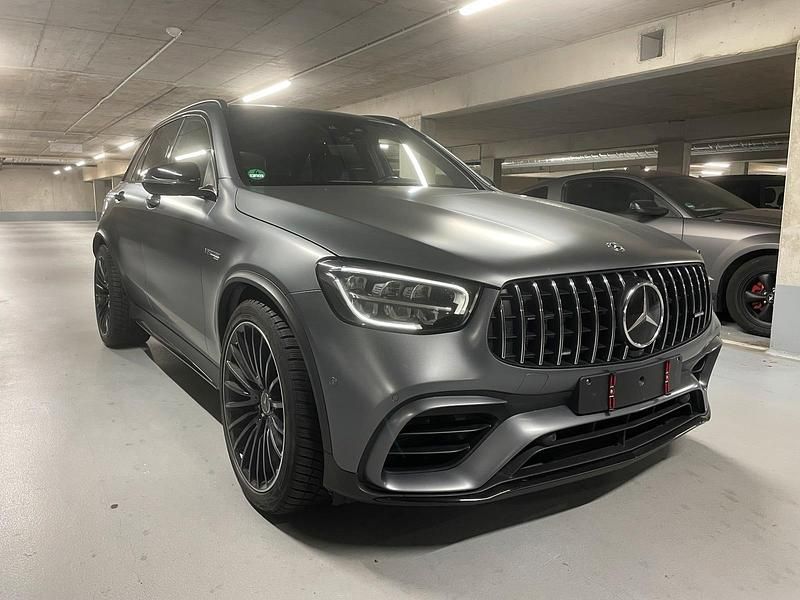 Grau Gebraucht 2019 Mercedes GLC63 AMG AMG SUV | 66.900 € - Bild 1/4