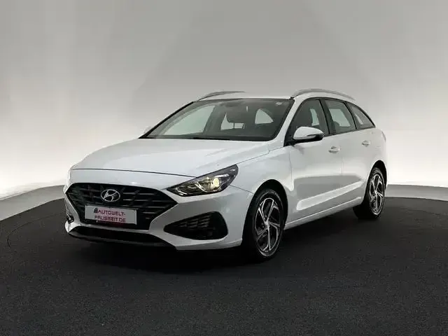 Gebraucht Hyundai i30 Trend 120 PS (88 kW) 2020 Weiß Kombi