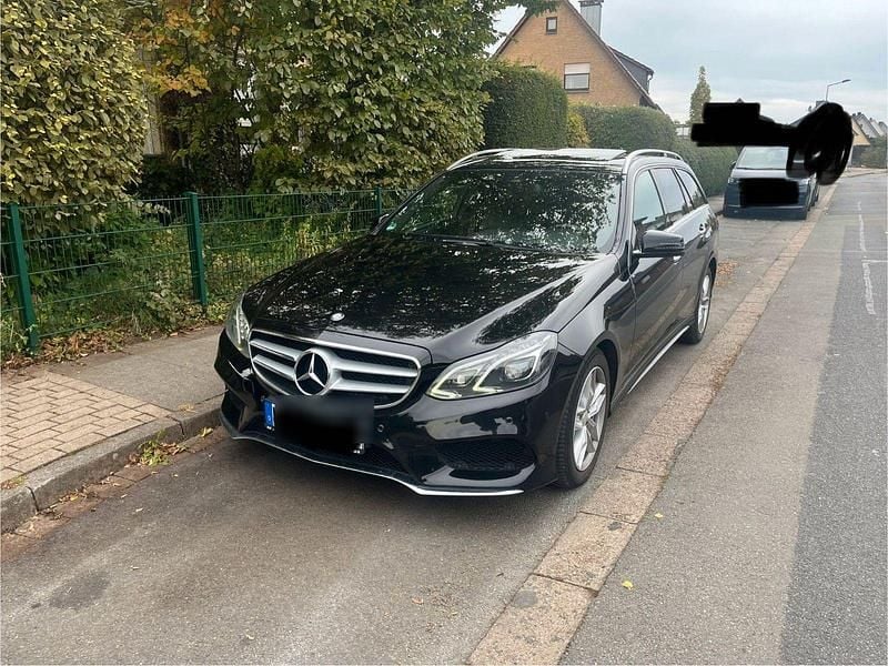 Schwarz Gebraucht 2014 Mercedes E250 Avantgarde Kombi | 14.798 € (Guter Preis) - Bild 1/4