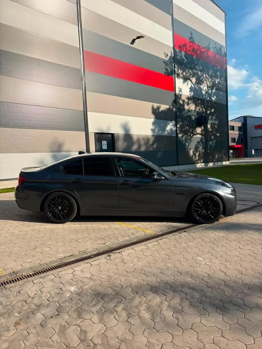 Gebraucht BMW 520 M Sport 190 PS (139 kW) 2016 Grau Limousine
