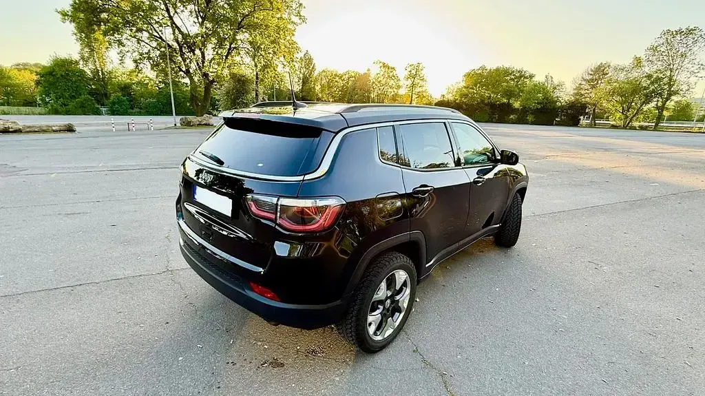 Second-hand Jeep Compass Limited 170 CP (125 kW) 2019 Negru SUV