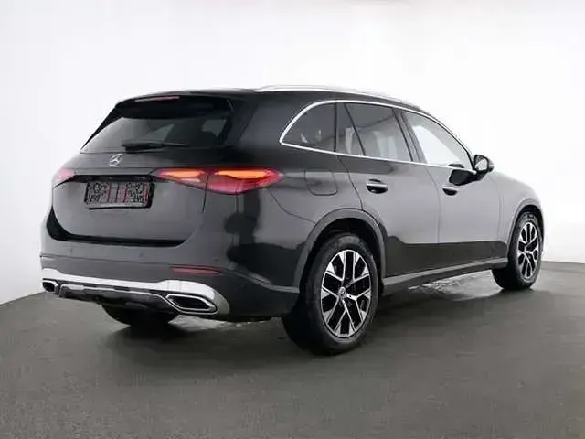Gebraucht Mercedes GLC220 Avantgarde 197 PS (144 kW) 2024 Unilack schwarz SUV