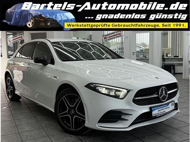 Polarweiss unilack Gebraucht 2021 Mercedes A250 AMG line Limousine | 22.880 € (Guter Preis) - Bild 1/4