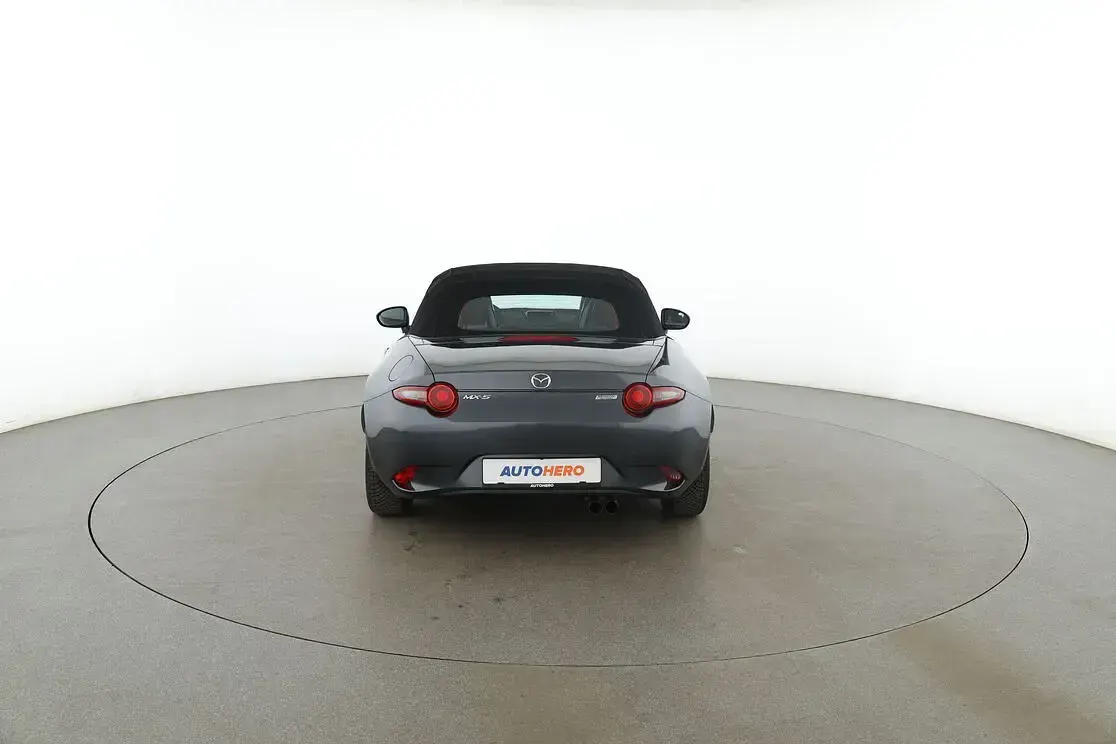 Gebraucht Mazda MX5 Exclusive-Line 131 PS (96 kW) 2016 Grau Cabrio