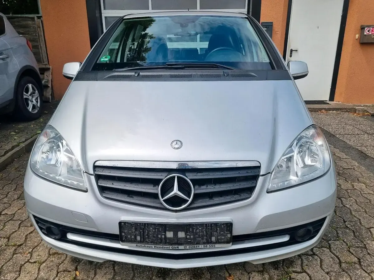 Gebraucht Mercedes A160 95 PS (69 kW) 2010 Silber Kleinwagen