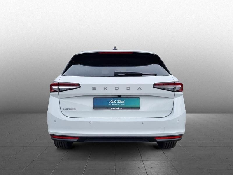Neu Skoda Superb Selection 150 PS (110 kW) 2026 Kristallweiß uni Kombi