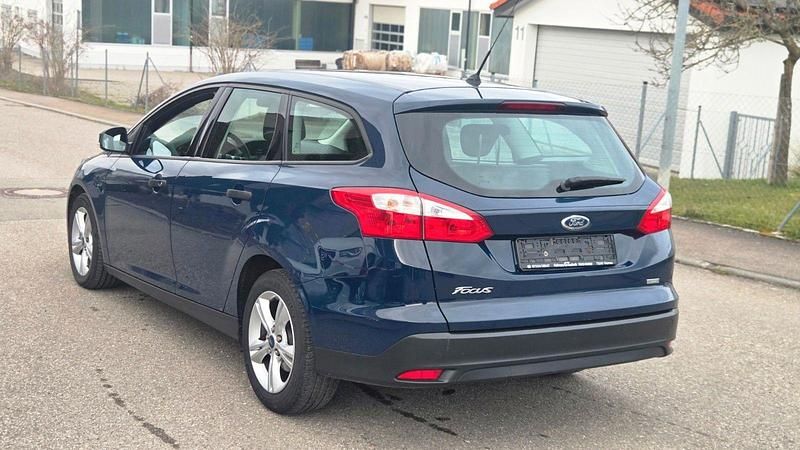 Occasion Ford Focus Ambiente 101 ch (74 kW) 2014 Bleue Break