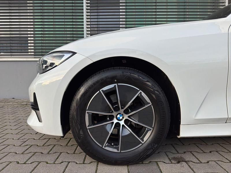 Gebraucht BMW 318 156 PS (114 kW) 2022 Weiß Limousine