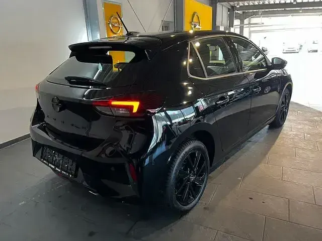 Używany Opel Corsa 101 KM (74 kW) 2024 Czarny Sedan/Limuzyna