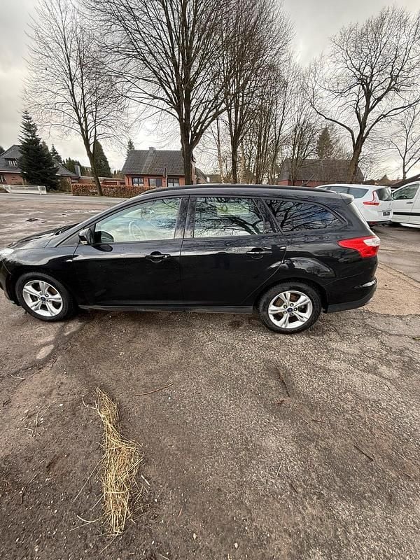 Second-hand Ford Focus 101 CP (74 kW) 2013 Negru Break