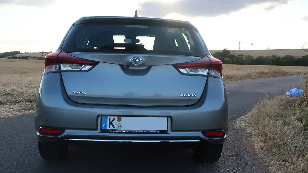 Gebraucht Toyota Auris Edition-S 116 PS (85 kW) 2017 Grau Limousine