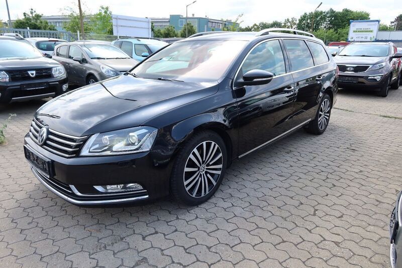 Schwarz Gebraucht 2013 VW Passat Highline Kombi | 7.990 € (Guter Preis) - Bild 1/4