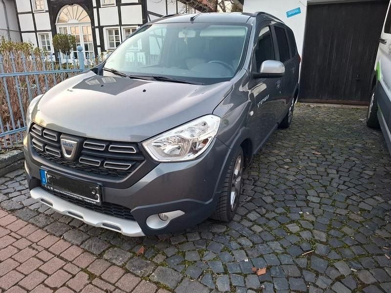 Gebraucht Dacia Lodgy Stepway 115 PS (84 kW) 2018 Grau Van / Kleinbus