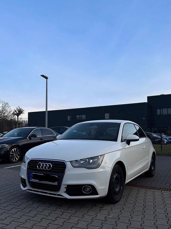 Gebraucht Audi A1 Comfort 106 PS (77 kW) 2010 Beige Kleinwagen