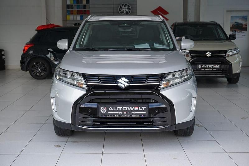 Neu Suzuki Vitara Comfort+ 102 PS (75 kW) 2025 Silky silver metallic SUV