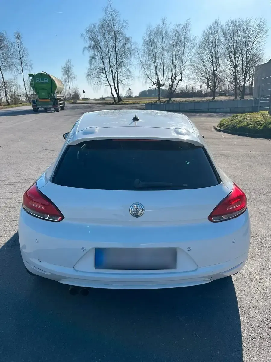 Gebraucht VW Scirocco 160 PS (117 kW) 2009 Weiß Coupé