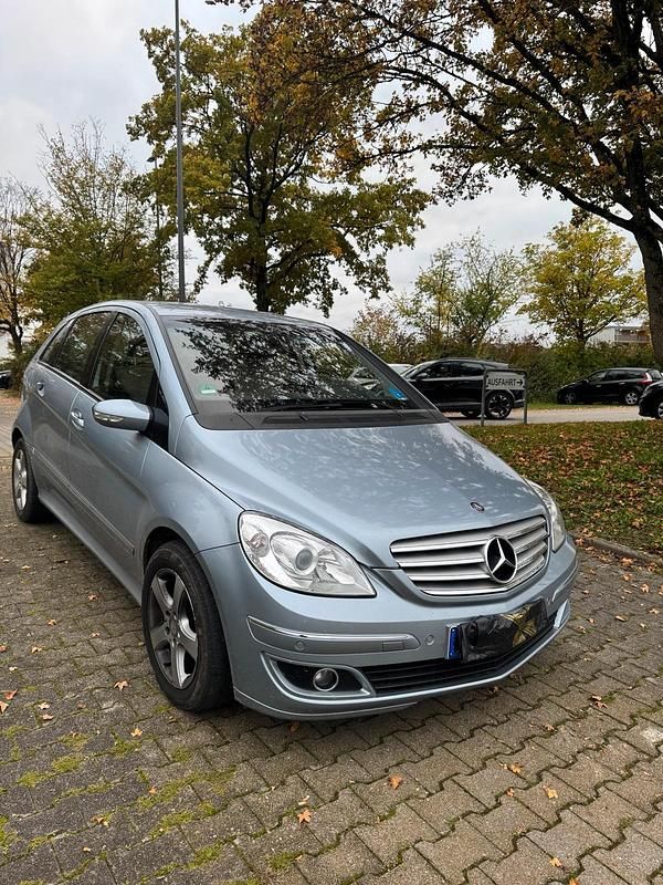 Blau Gebraucht 2006 Mercedes B170 Van / Kleinbus | 3.500 € - Bild 1/4