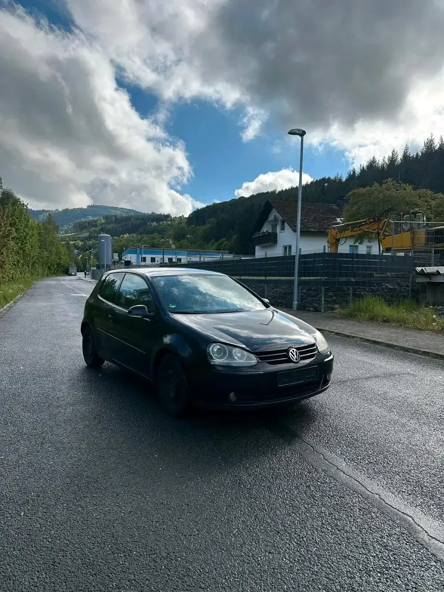 Gebraucht VW Golf V 140 PS (102 kW) 2004 Kleinwagen