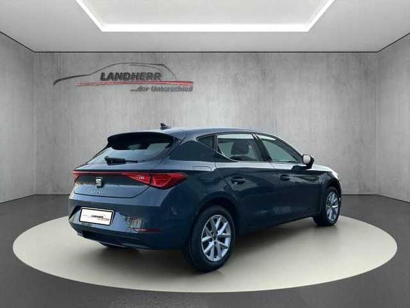 Neu Seat Leon Style 116 PS (85 kW) 2025 Blau Limousine