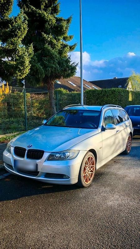 Gebraucht BMW 320 177 PS (130 kW) 2007 Silber Kombi