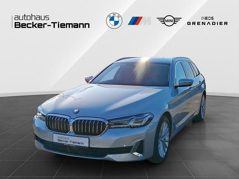 Glaciersilber Gebraucht 2021 BMW 540 Luxury Line Kombi | 39.701 € (Superpreis) - Bild 1/4
