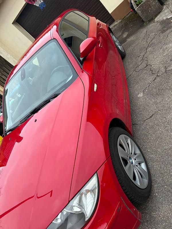 Gebraucht BMW 116 122 PS (89 kW) 2007 Rot Kleinwagen