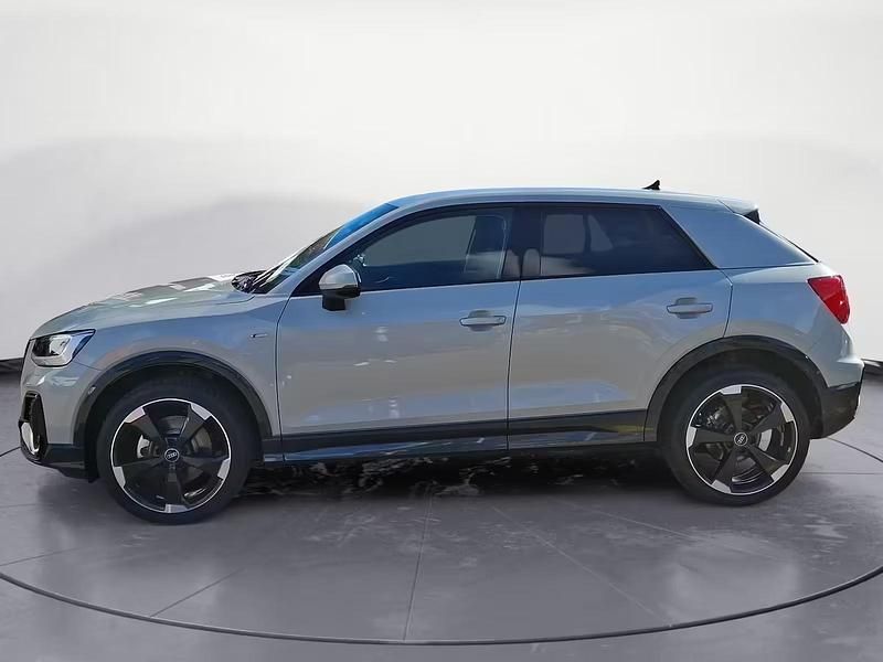 Gebraucht Audi Q2 S-Line 150 PS (110 kW) 2025 Silber SUV