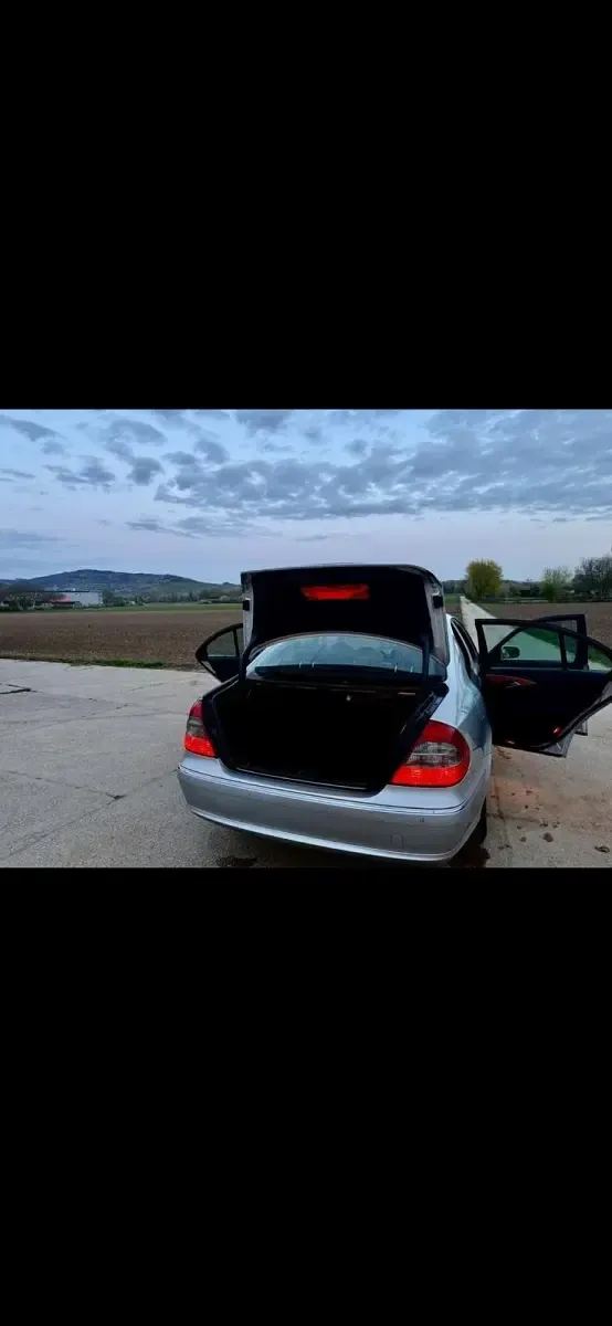 Gebraucht Mercedes E220 170 PS (125 kW) 2007 Silber Limousine