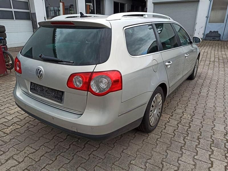 Silber Gebraucht 2009 VW Passat Kombi | 4.850 € (Etwas zu teuer) - Bild 1/4