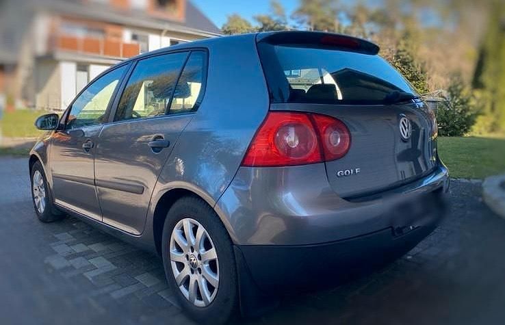 Gebraucht VW Golf V 2004 Grau Kleinwagen