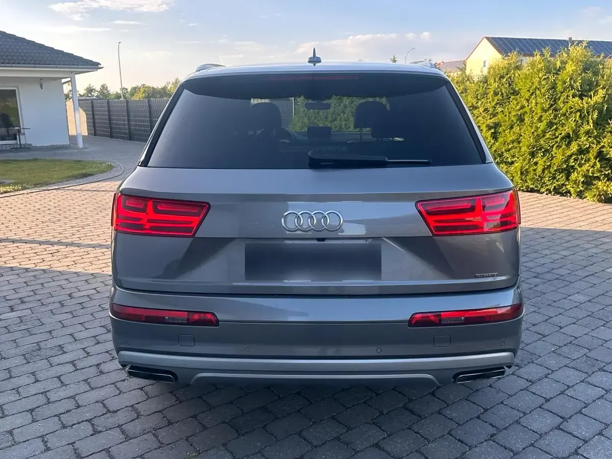 Gebraucht Audi Q7 Ambiente 272 PS (200 kW) 2015 Grau SUV
