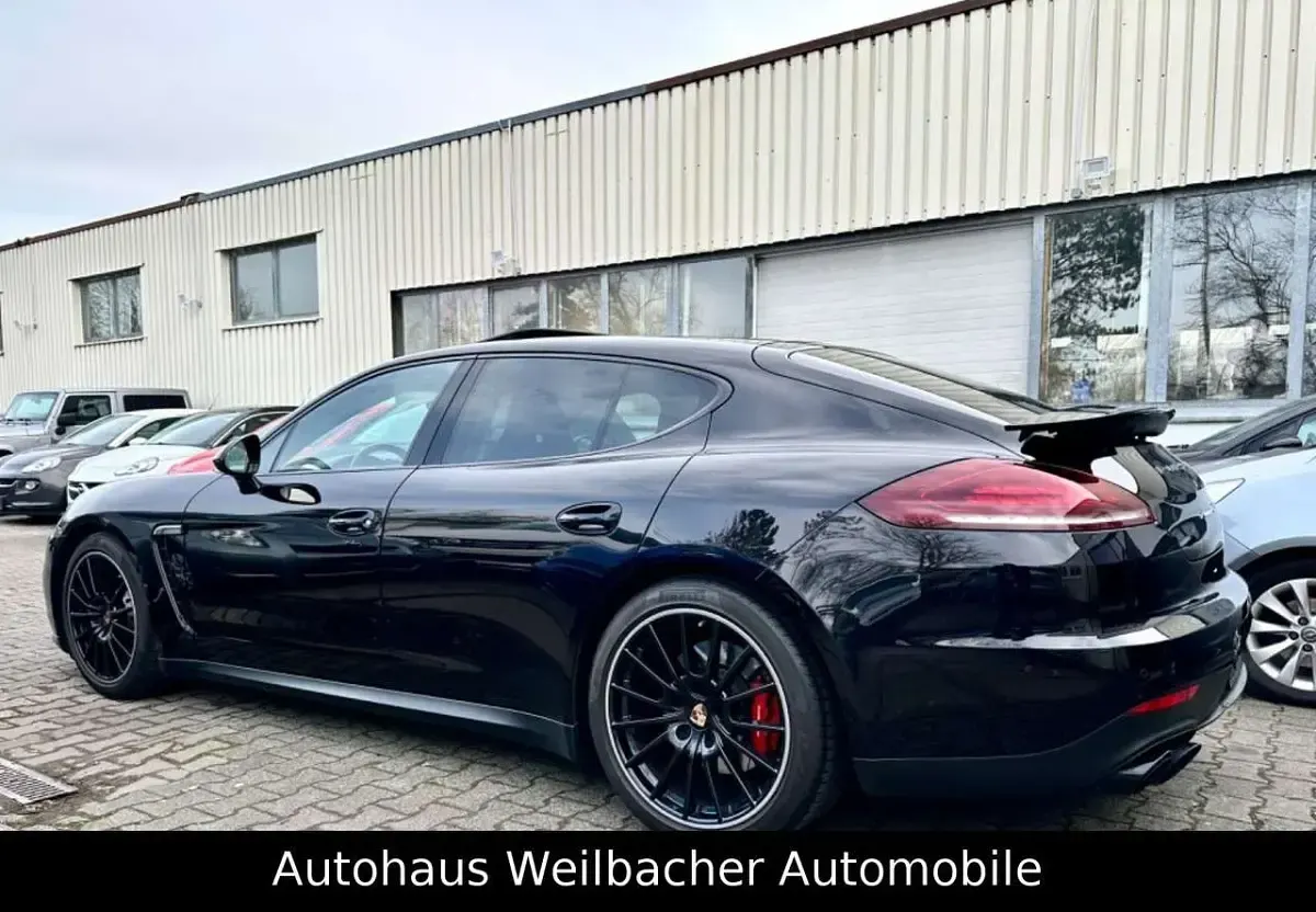 Gebraucht Porsche Panamera GTS Chrono 441 PS (324 kW) 2016 Tiefschwarzmetallic Kleinwagen