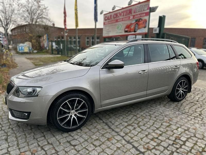 Beige Gebraucht 2014 Skoda Octavia Elegance Kombi | 7.999 € (Fairer Preis) - Bild 1/4