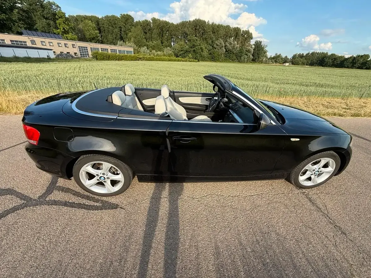 Gebraucht BMW 120 Cabriolet 177 PS (130 kW) 2013 Schwarz Cabrio