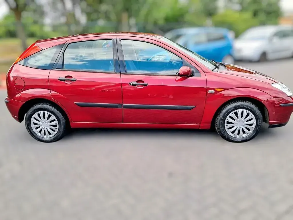 Gebraucht Ford Focus Trend 101 PS (74 kW) 2004 Rot Limousine