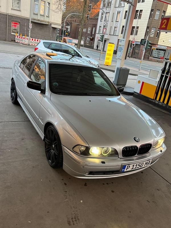 Gebraucht BMW 530 193 PS (141 kW) 2003 Silber Limousine