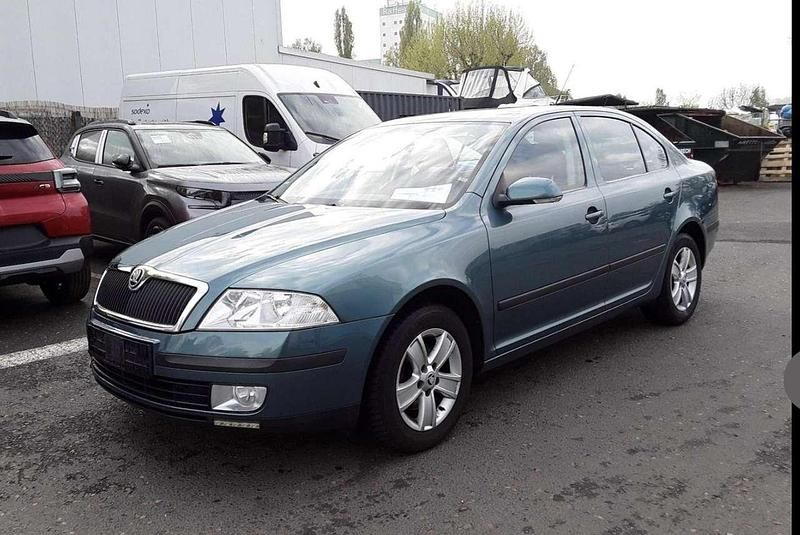 Grün Gebraucht 2008 Skoda Octavia Ambiente Limousine | 3.590 € (Fairer Preis) - Bild 1/4