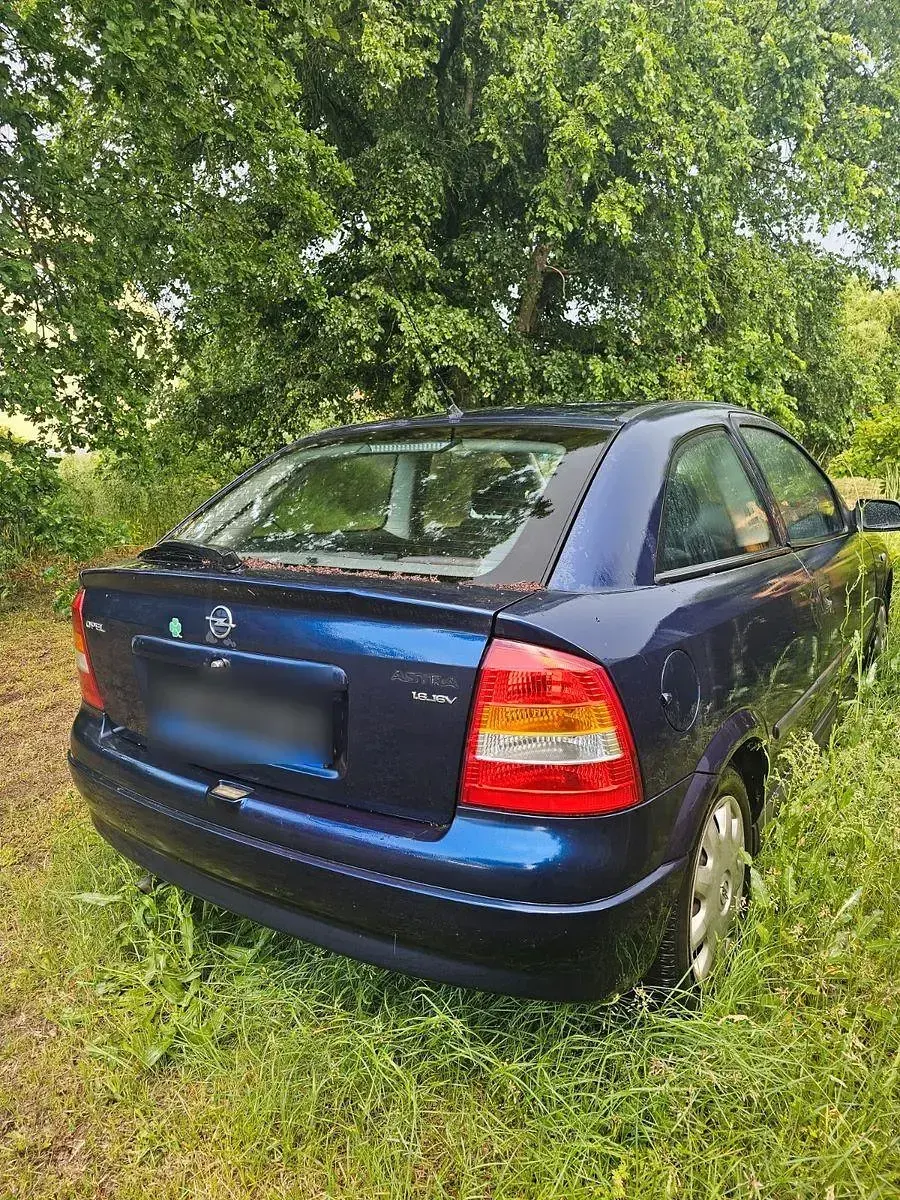 Gebraucht Opel Astra 101 PS (74 kW) 1998 Blau Limousine