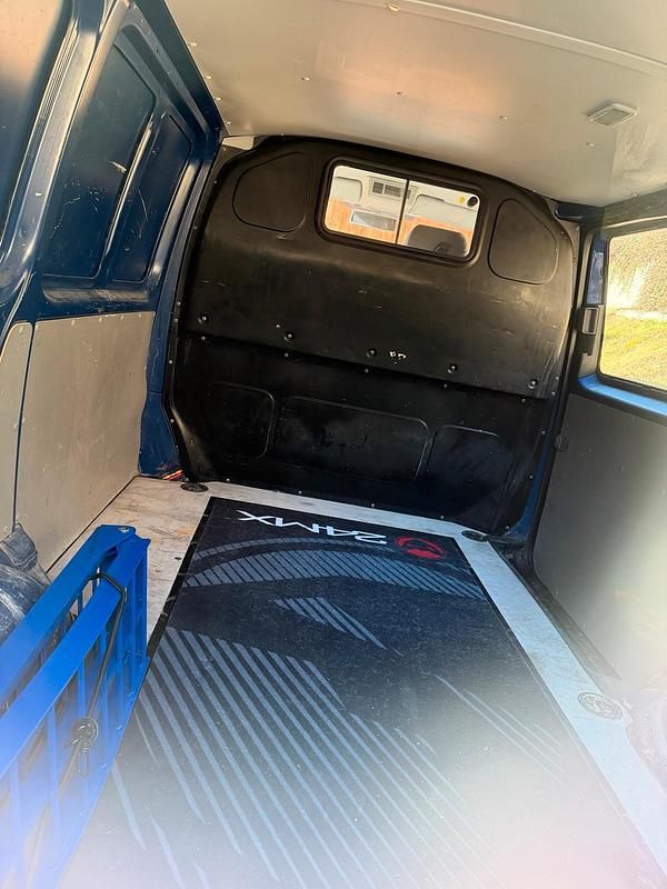 Gebraucht VW Transporter 105 PS (77 kW) 2014 Van